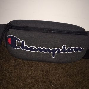 Champion Fannypack